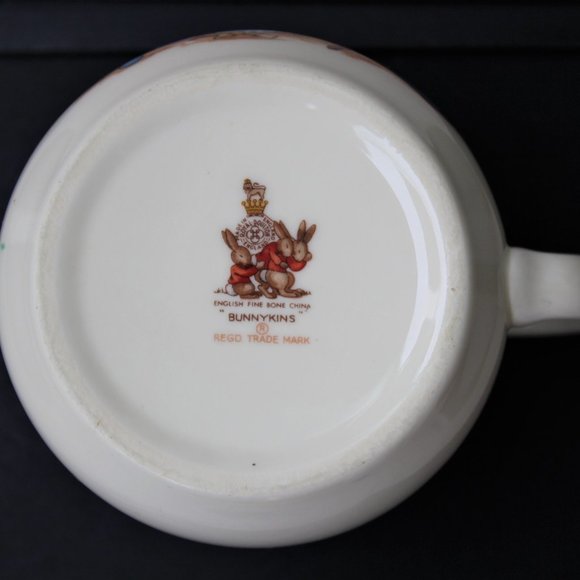 Bunnykins Mug "Punch and Judy" | Vintage Royal Doulton Bunnykins - Picture 6 of 12